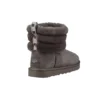 ⁦מגפי האגג דגם פלוף מיני UGG CLASSIC MINI FLUFF QUILTED BOOT⁩ – תמונה ⁦6⁩