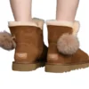 ⁦מגפי האגג דגם מיני פונפונים UGG Mini Pompon⁩ – תמונה ⁦3⁩