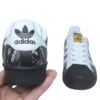 ⁦נעלי אדידס-ADIDAS Stan Smith - Black-Logo Print & Gold Logo⁩ – תמונה ⁦7⁩