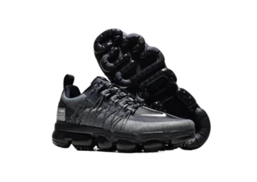 נעלי נייק-NIKE AIR VAPROMAX 2019 - BLACK - LOGO WHITE - BLACK RIBBON