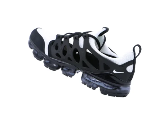 ⁦נעלי נייק-NIKE AIR VAPROMAX 2019 - WHITE-BLACK⁩ – תמונה ⁦2⁩