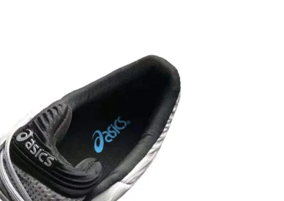 ⁦נעלי אסיקס-ASICS - QUANTUM - White & Black⁩ – תמונה ⁦13⁩