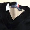 ⁦טומי הילפיגר-TOMMY TSHIRT MEN'S LONG V - Black⁩ – תמונה ⁦9⁩