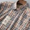 ⁦מעיל ברברי-BURBERRY BUTTON MEN - Dawn Pink Mix⁩ – תמונה ⁦3⁩