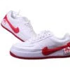 ⁦נעלי נייק -Nike Air Force 1 Low WHITE- CARDINAL⁩ – תמונה ⁦3⁩
