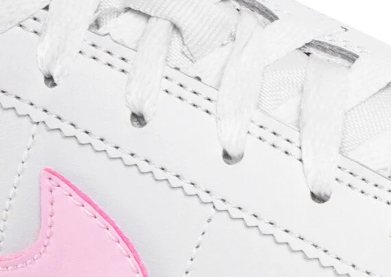 ⁦נעלי נייק-Nike Classic Cortez - White Smoke & Pig Pink⁩ – תמונה ⁦5⁩