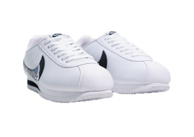 ⁦נעלי נייק-Nike Classic Cortez - Ghost⁩ – תמונה ⁦3⁩