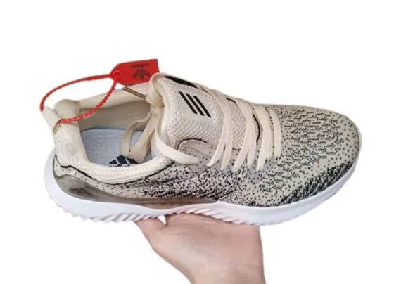 ⁦נעלי אדידס-Adidas Clover Small Coconut -Tide & Black⁩ – תמונה ⁦2⁩