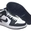 ⁦נעלי נייק אייר ג'ורדן גבוהות 1 צבע כחול לבן-Nike Air Jordan 1 High⁩ – תמונה ⁦5⁩