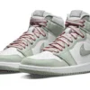 ⁦נעלי נייק-Nike Air Jordan 1 Mid Se Electro ange⁩ – תמונה ⁦2⁩