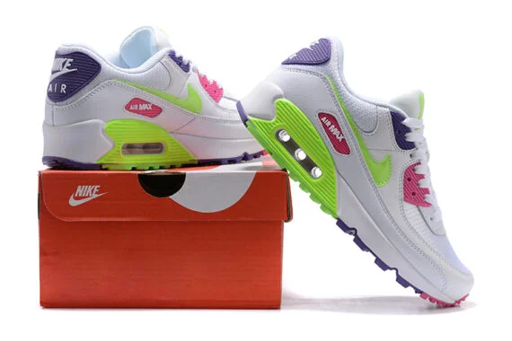 ⁦NIKE AIR MAX 90 NEW STYLE Women'shoe⁩ – תמונה ⁦4⁩
