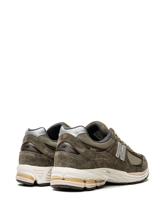 ⁦ניו באלאנס - New Balance 2002 R Dark Camo/Rich Earth sneakers⁩ – תמונה ⁦3⁩