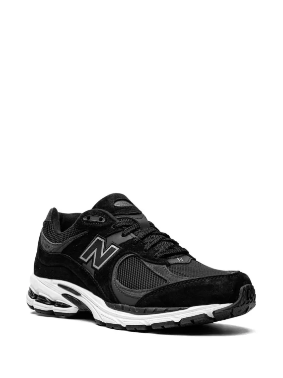 ⁦ניו באלאנס - New Balance 2002 R Black/Gunmetal sneakers⁩ – תמונה ⁦2⁩