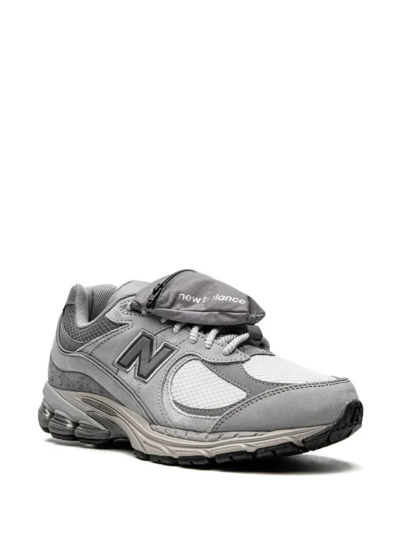 ⁦ניו באלאנס - New Balance 2002 R Grey Pocket sneakers⁩ – תמונה ⁦2⁩