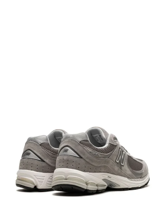 ⁦ניו באלאנס - New Balance 2002 R Grey/White sneakers⁩ – תמונה ⁦3⁩