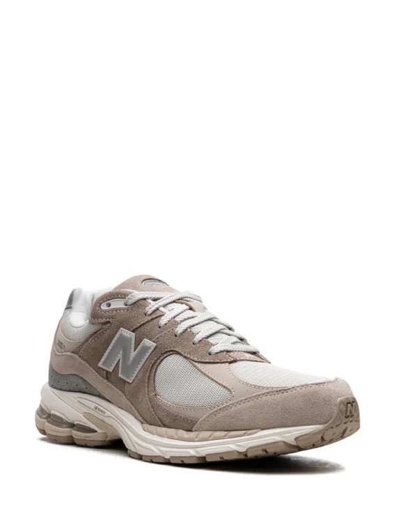 ⁦ניו באלאנס - New Balance 2002 R lace-up sneakers⁩ – תמונה ⁦2⁩