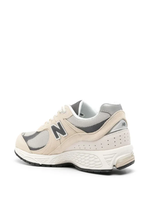 ⁦ניו באלאנס - New Balance 2002 R panelled sneakers⁩ – תמונה ⁦3⁩