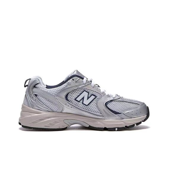 ⁦סניקרס ניו באלאנס NEW BALANCE 530 Silver & WHITE⁩ – תמונה ⁦4⁩