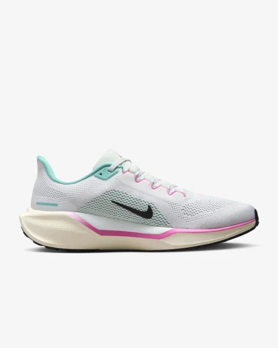 ⁦נעלי נייק פגסוס - Nike Pegasus 41 White/Coconut Milk⁩ – תמונה ⁦3⁩