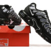⁦נעלי נייק- NIKE AIR MAX PLUS DRIFT Black White⁩ – תמונה ⁦5⁩