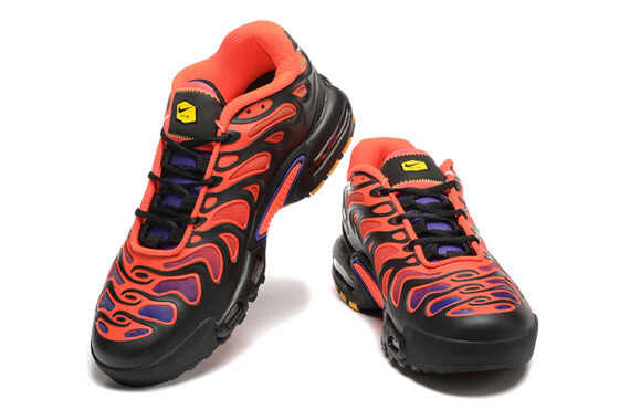 ⁦נעלי נייק- NIKE AIR MAX PLUS DRIFT Red Black⁩ – תמונה ⁦2⁩