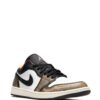 ⁦נייק ג'ורדן -NIKE AIR JORDAN 1 LOW - Wear-Away⁩ – תמונה ⁦2⁩