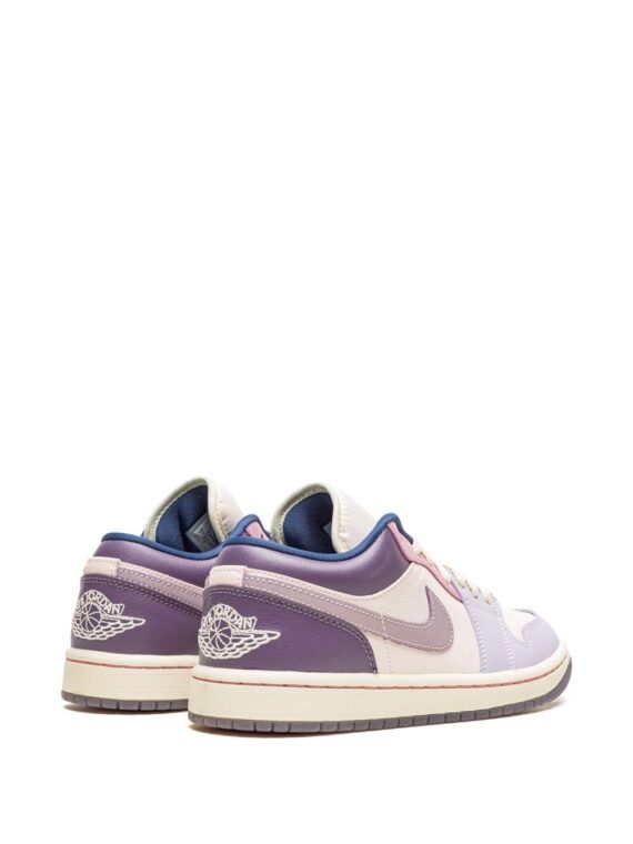 ⁦נייק ג'ורדן -NIKE AIR JORDAN 1 LOW - Pastel Plum⁩ – תמונה ⁦3⁩
