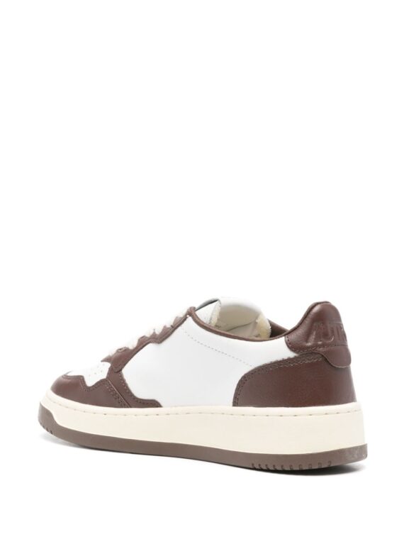 ⁦סניקרס - AUTRY Medalist Sneakers Brown/white⁩ – תמונה ⁦3⁩