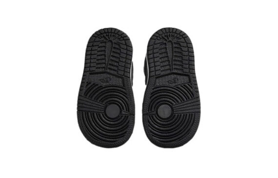 ⁦Air Jordan 1 Low Black Gray ילדים – נייק ג'ורדן⁩ – תמונה ⁦5⁩
