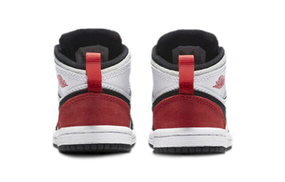⁦Air Jordan 1 Low Black Red White ילדים – נייק ג'ורדן⁩ – תמונה ⁦4⁩