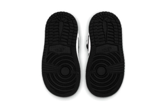 ⁦Air Jordan 1 Low Silver Black White ילדים – נייק ג'ורדן⁩ – תמונה ⁦5⁩